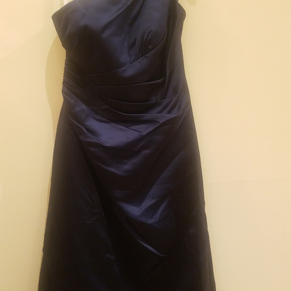 Gown - Picture 2 of 3